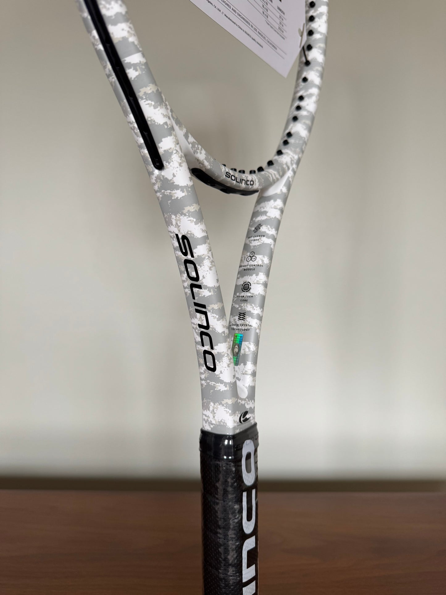 Solinco WHITEOUT 305 V2 (16x19) Free Strings + Stringing