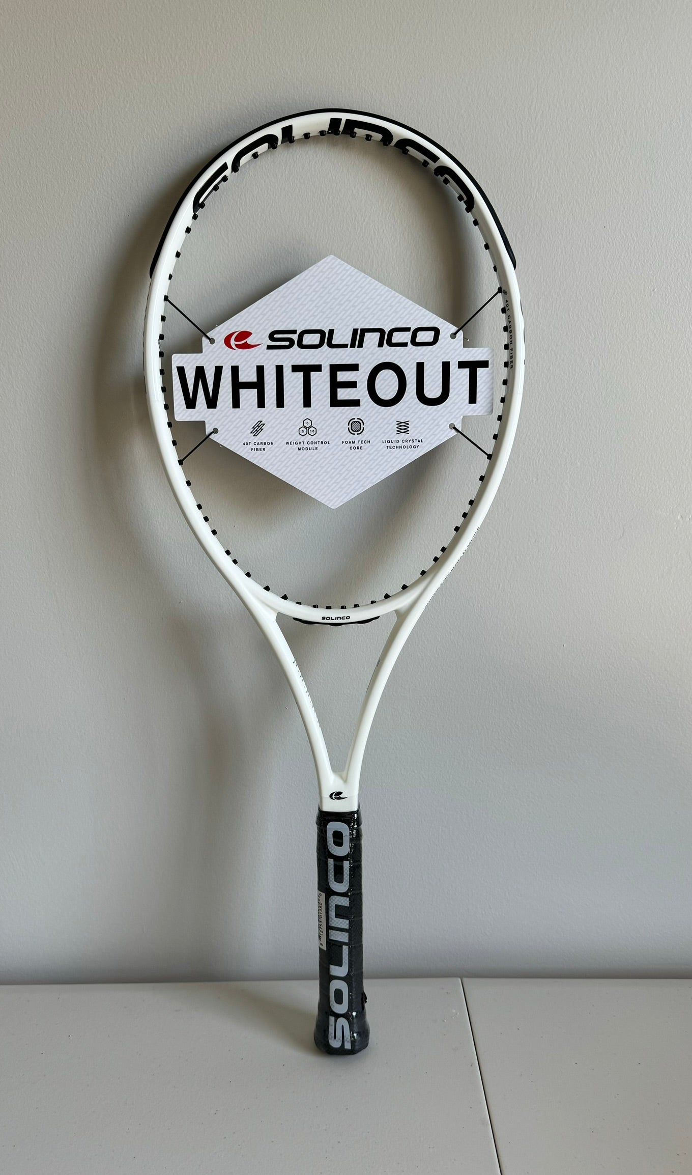 Solinco Whiteout 290. Free Strings + Stringing