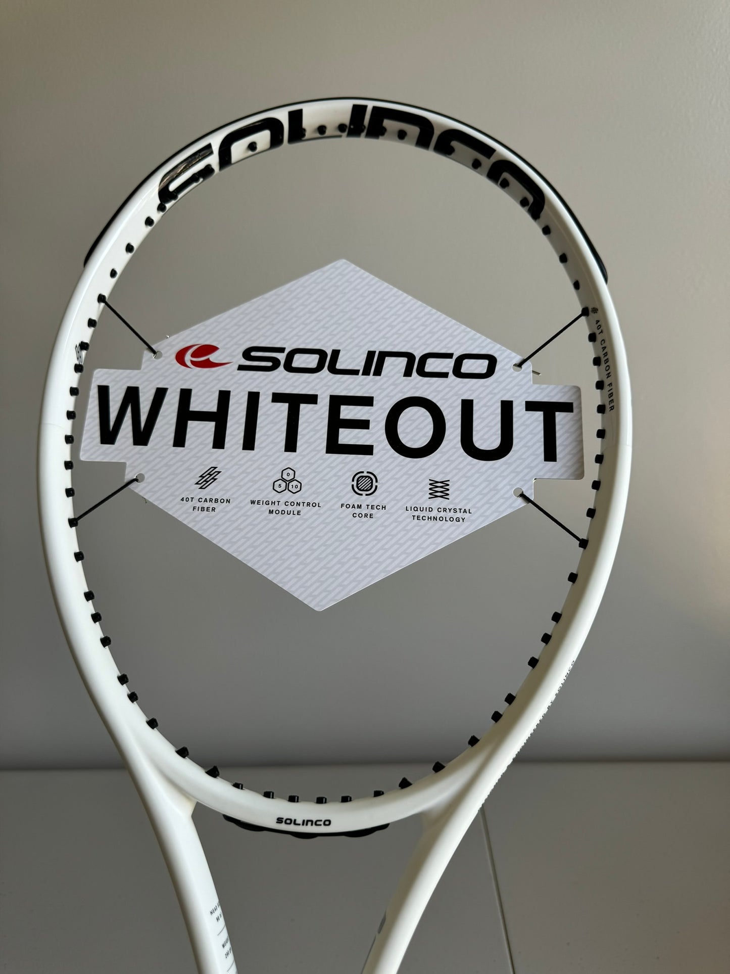 Solinco Whiteout 290. Free Strings + Stringing